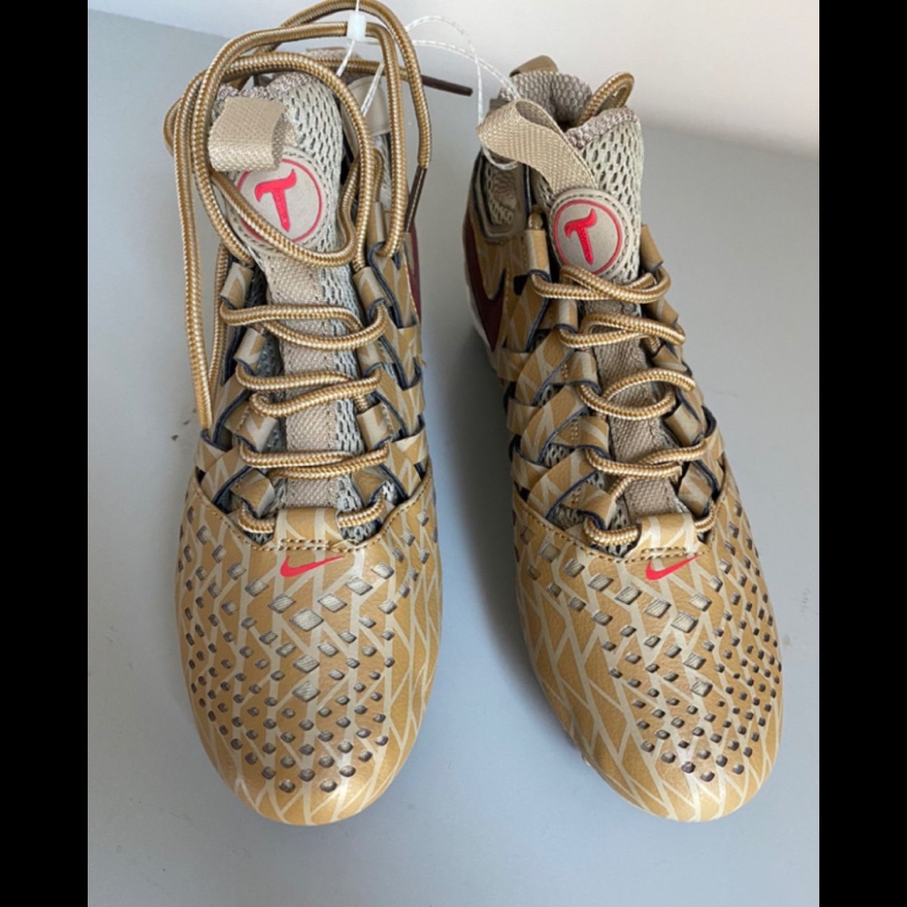 Nike Cleats Size 7 Men’s/9 Woman